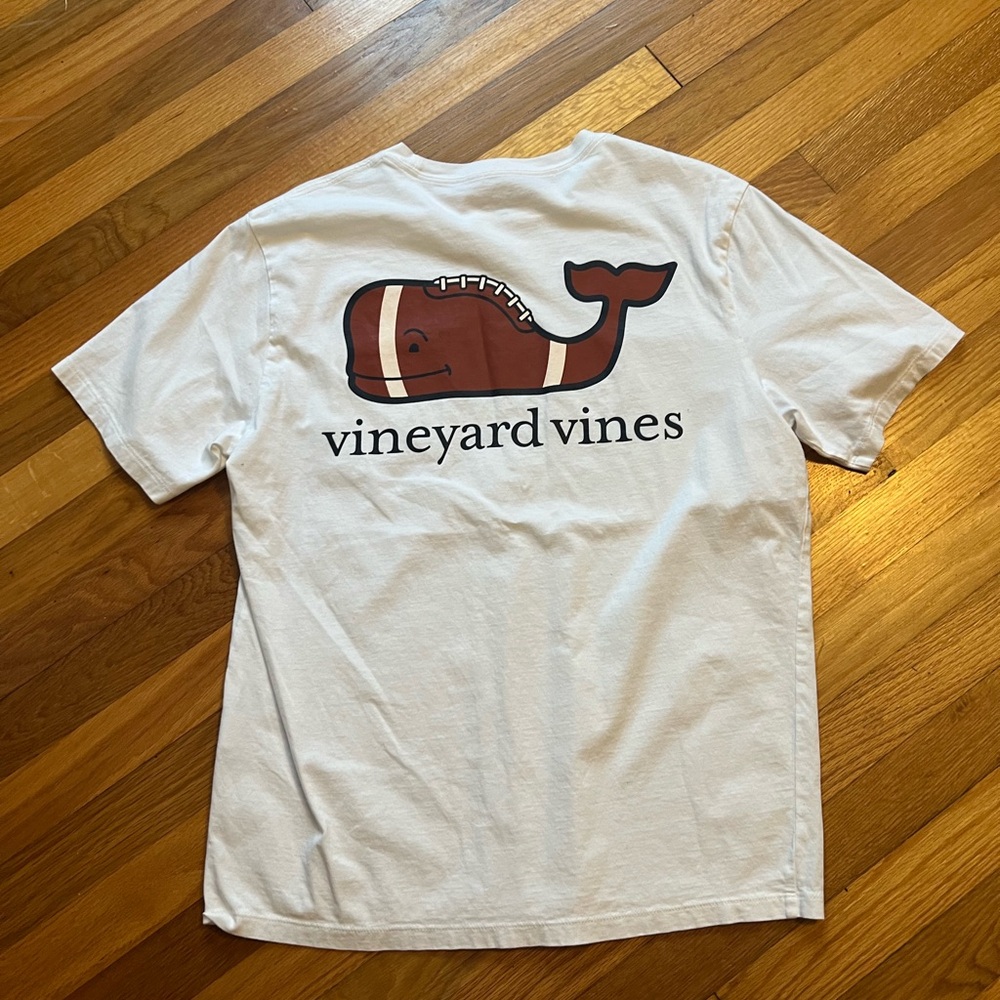 Vineyard vines t shirt